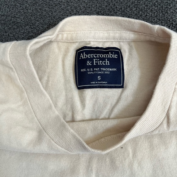 Men’s Abercrombie & Fitch tan long sleeve shirt - Picture 2 of 3